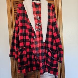 Buffalo Plaid Sherpa-Lined Women’s Robe - Red/Black